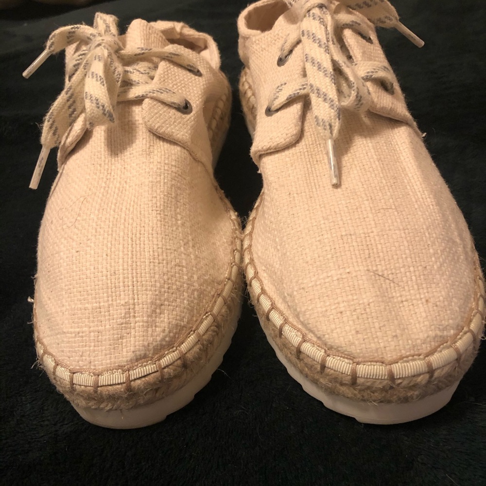 Universal Threads Shoes - Picture 3 of 6